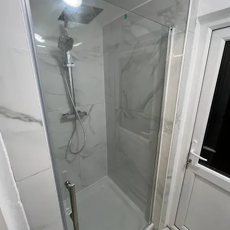 Cozy Two Bed In Brixton Next To Station Apartment London Exterior photo
