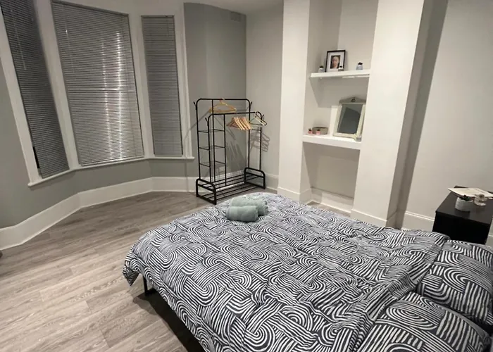 Cozy Two Bed In Brixton Next To Station