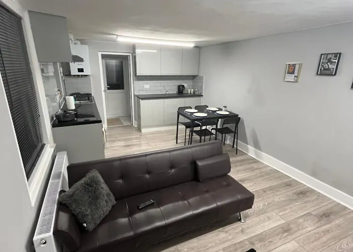 Cozy Two Bed In Brixton Next To Station