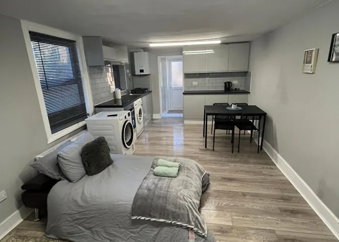 Cozy Two Bed In Brixton Next To Station